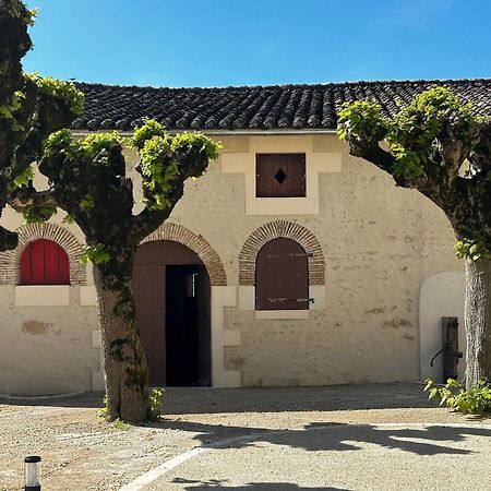 Domaine De L'Ecorcerie Hotel Fontaine-le-Comte Екстериор снимка