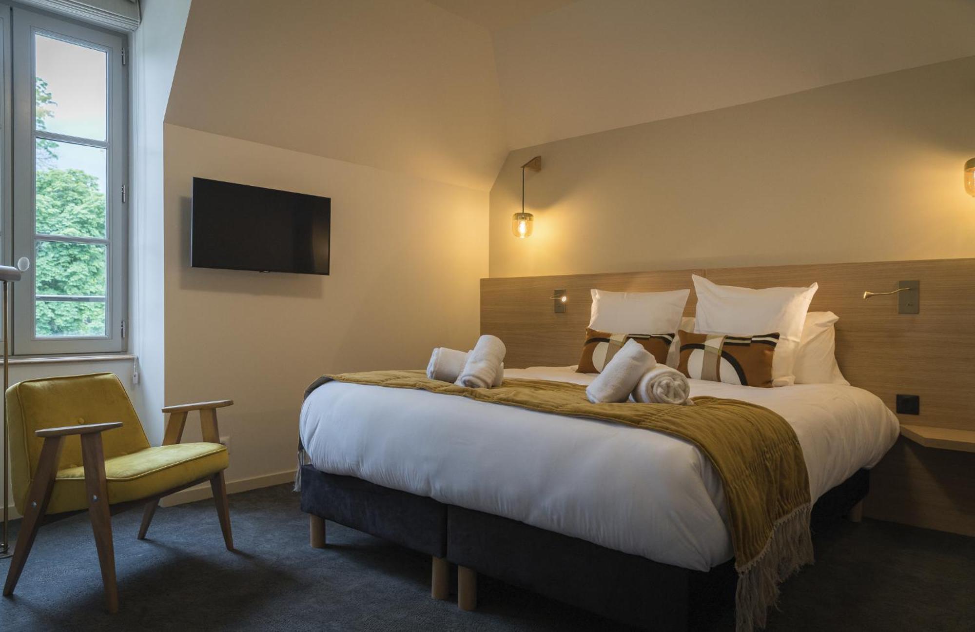 Domaine De L'Ecorcerie Hotel Fontaine-le-Comte Екстериор снимка