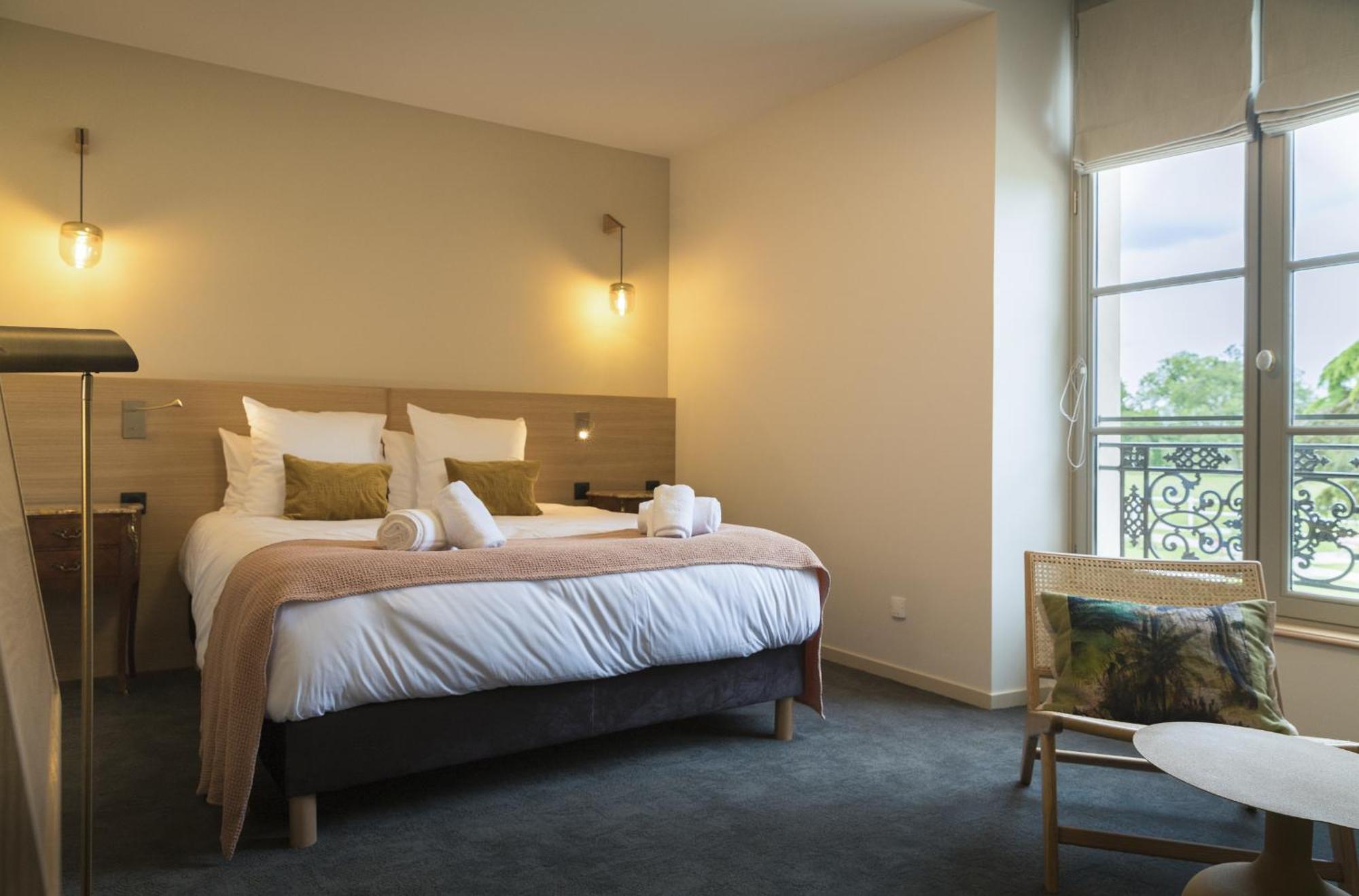 Domaine De L'Ecorcerie Hotel Fontaine-le-Comte Екстериор снимка