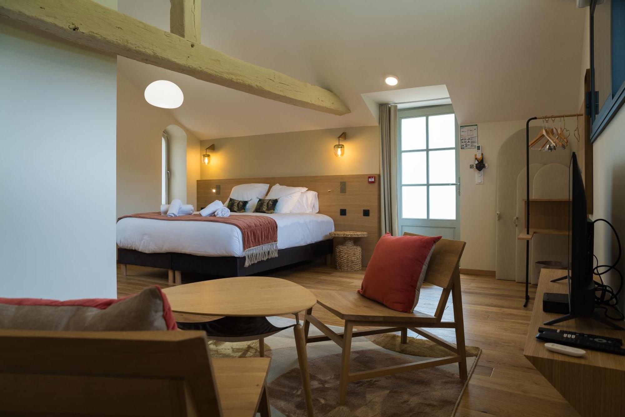 Domaine De L'Ecorcerie Hotel Fontaine-le-Comte Екстериор снимка