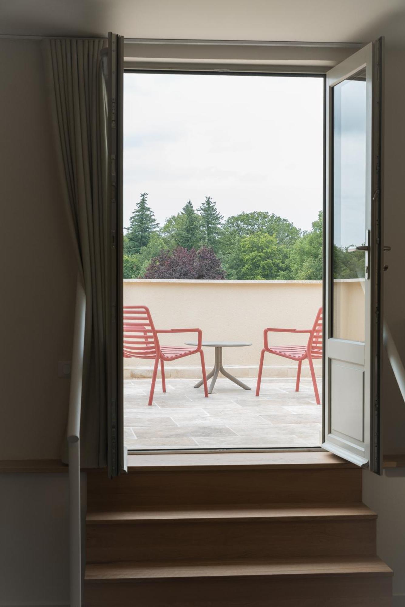 Domaine De L'Ecorcerie Hotel Fontaine-le-Comte Екстериор снимка