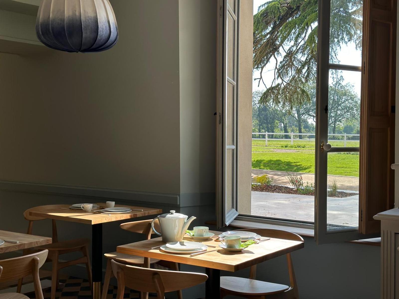 Domaine De L'Ecorcerie Hotel Fontaine-le-Comte Екстериор снимка