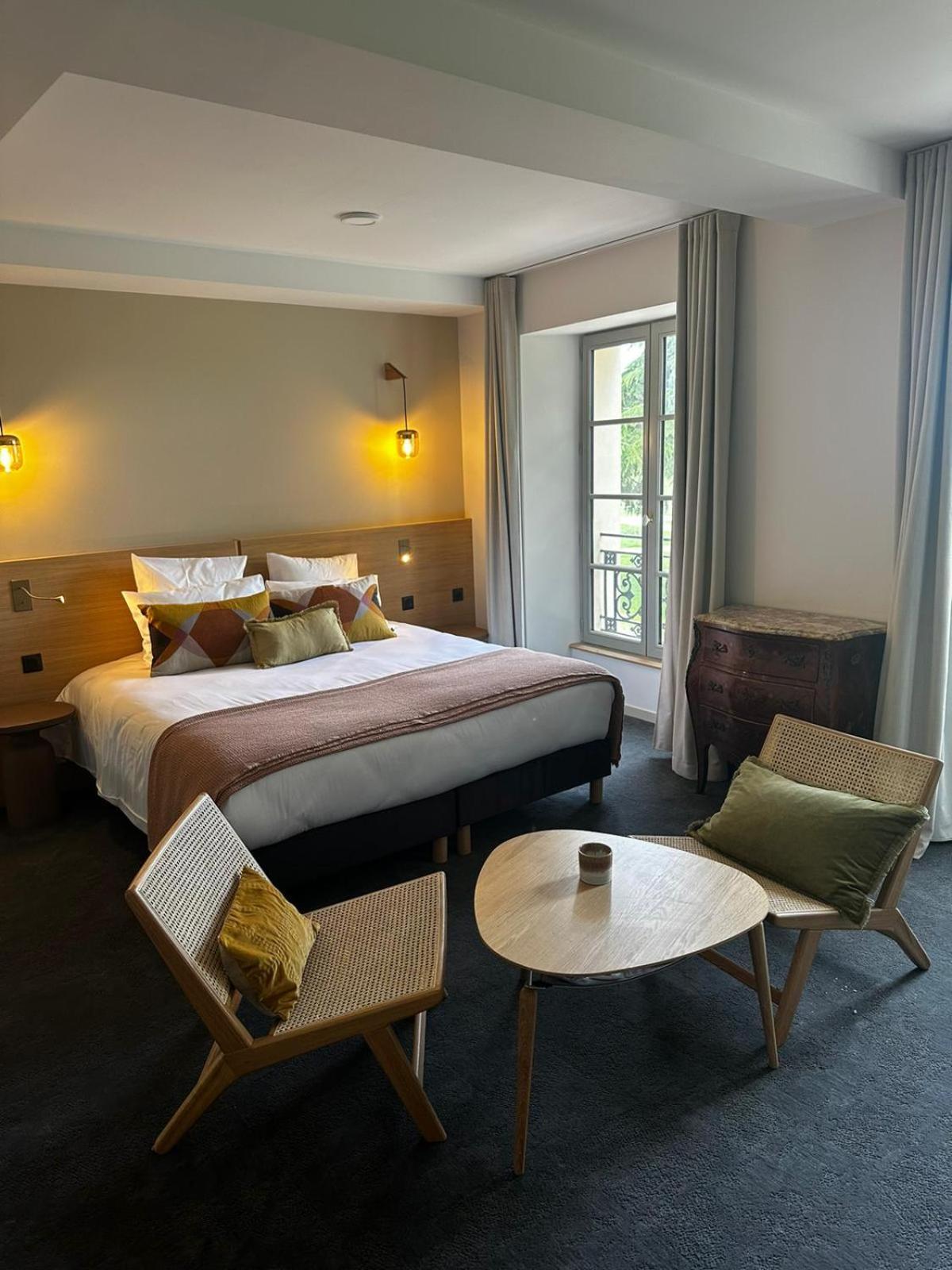 Domaine De L'Ecorcerie Hotel Fontaine-le-Comte Екстериор снимка